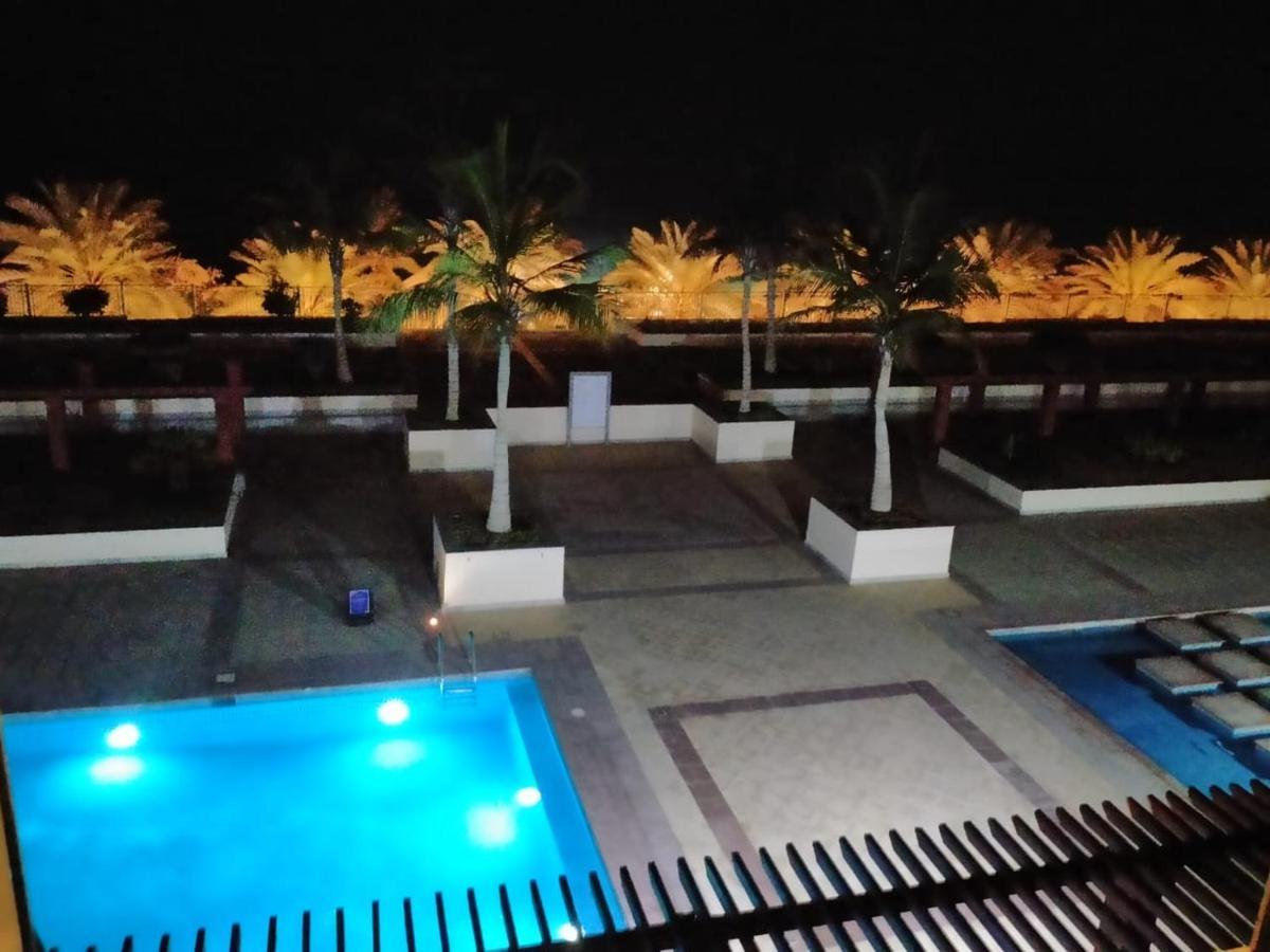 موج البحر ابراج الشاطئ مدينه الملك عبدالله الاقتصاديه عوائل فقط Apartment *